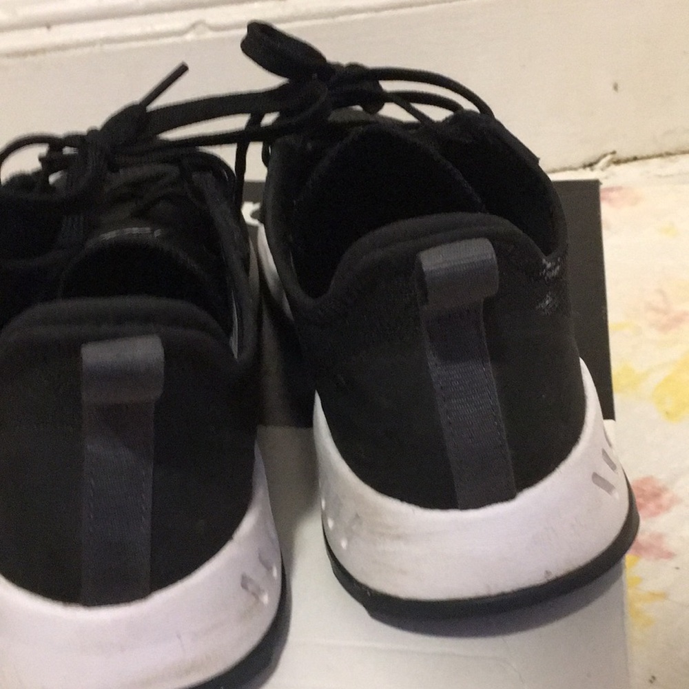 Adidas - Picture 7 of 9